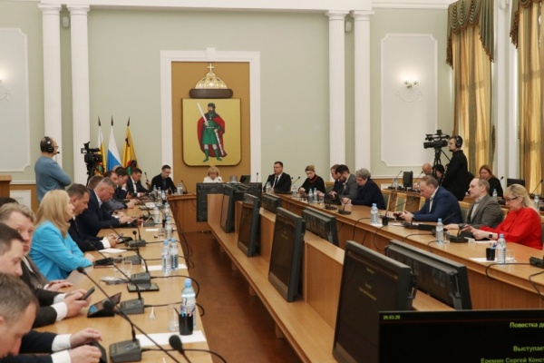 Председатель Контрольно-счетной палаты города Рязани П.В. Панин представил на заседании Рязанской городской Думы отчет о деятельности контрольно-счетного органа за 2025 год